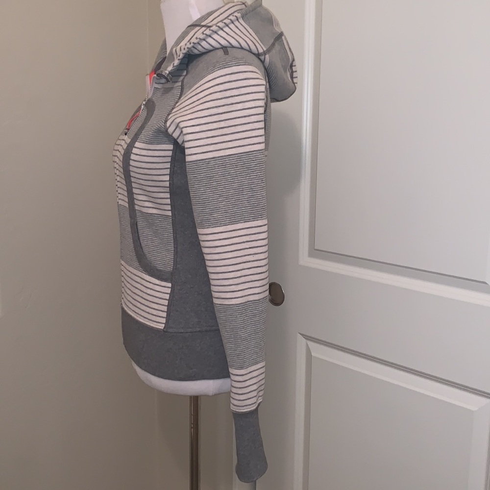 LULULEMON SIZE 4 GORGEOUS ZIPPERED HOODED THICK JACKET - Picture 4 of 13